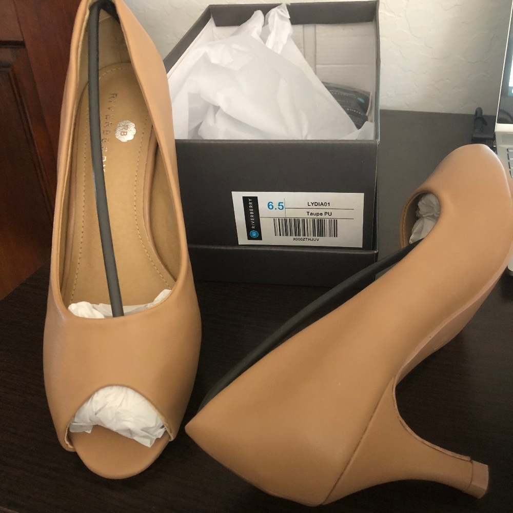 Riverberry Taupe Heels